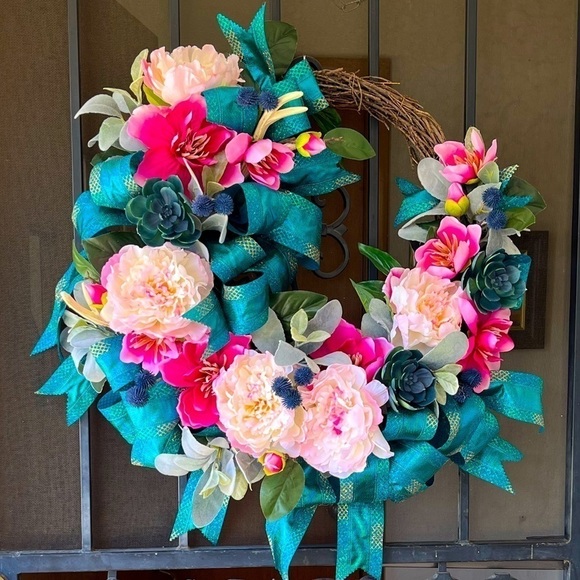 MAGNOLIA, PEONY, SUCCULENTS AND LAMBS EAR HANDCRAFTED WREATH - Picture 6 of 7